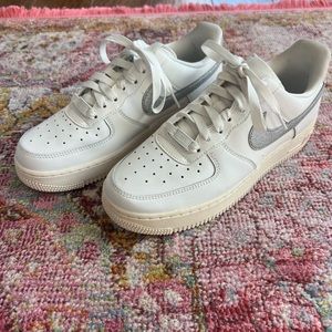 Nike Women's Athletic Shoes in White and Silver